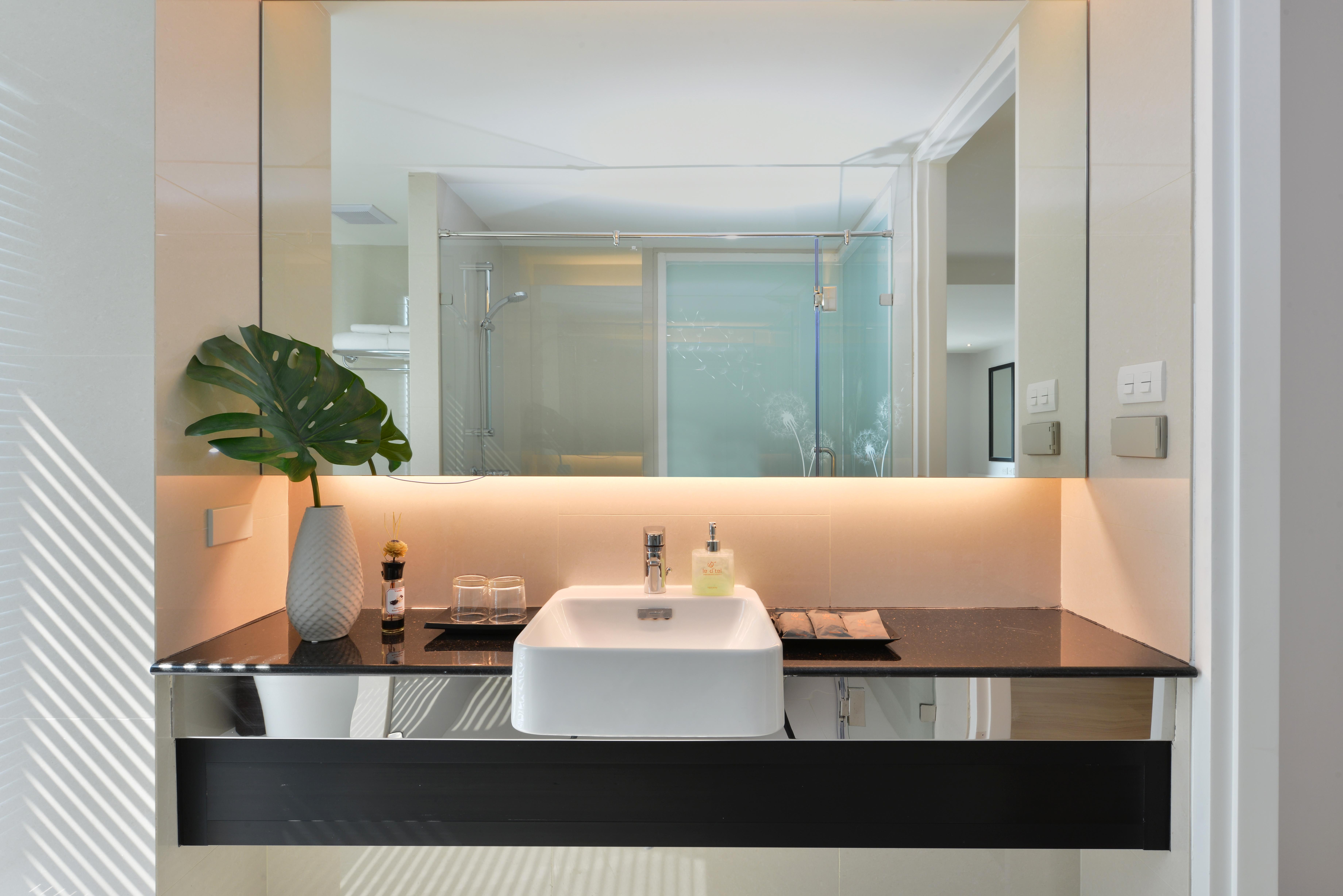 Le D'Tel Bangkok Hotel Eksteriør billede Bathroom