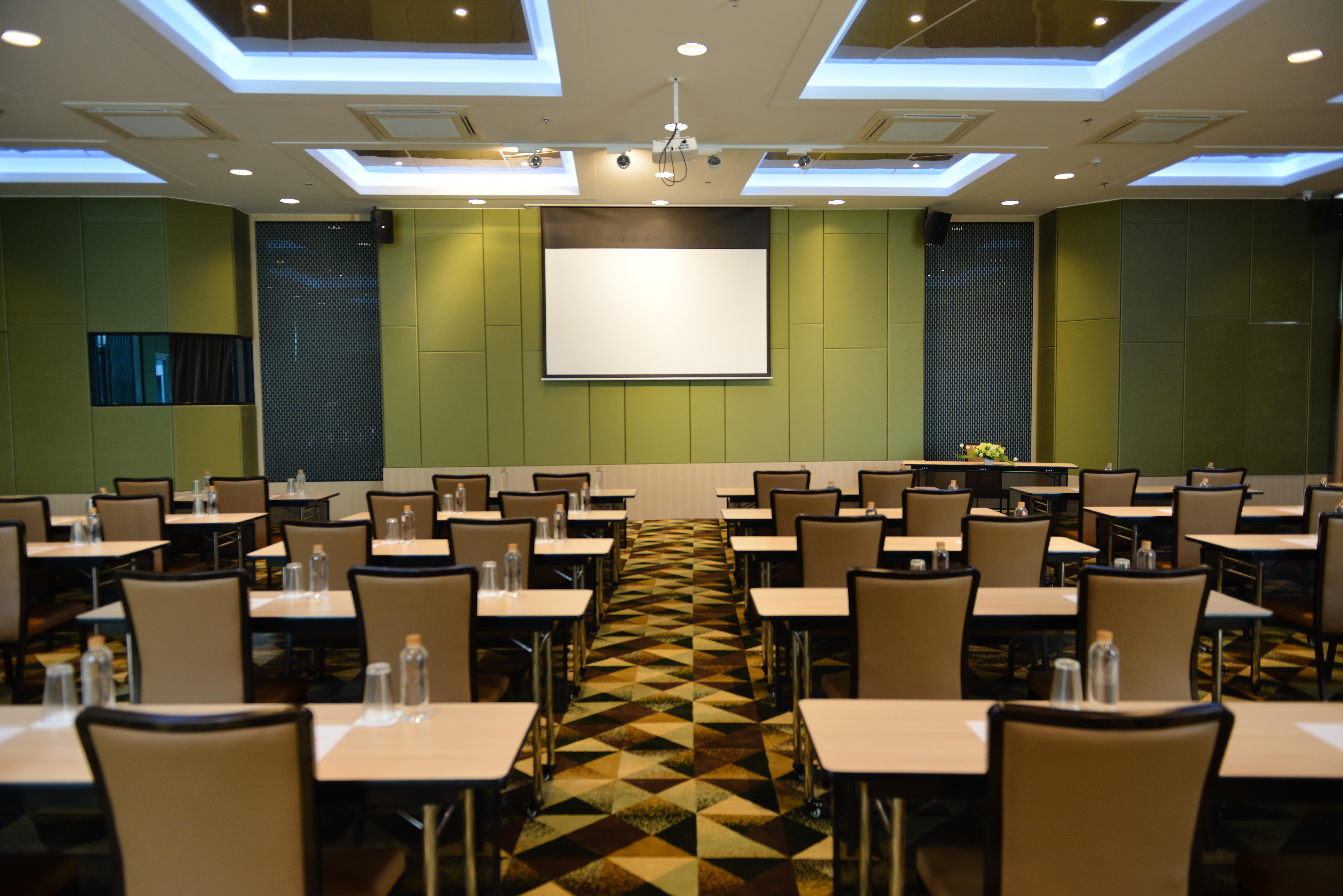 Le D'Tel Bangkok Hotel Eksteriør billede A typical meeting room