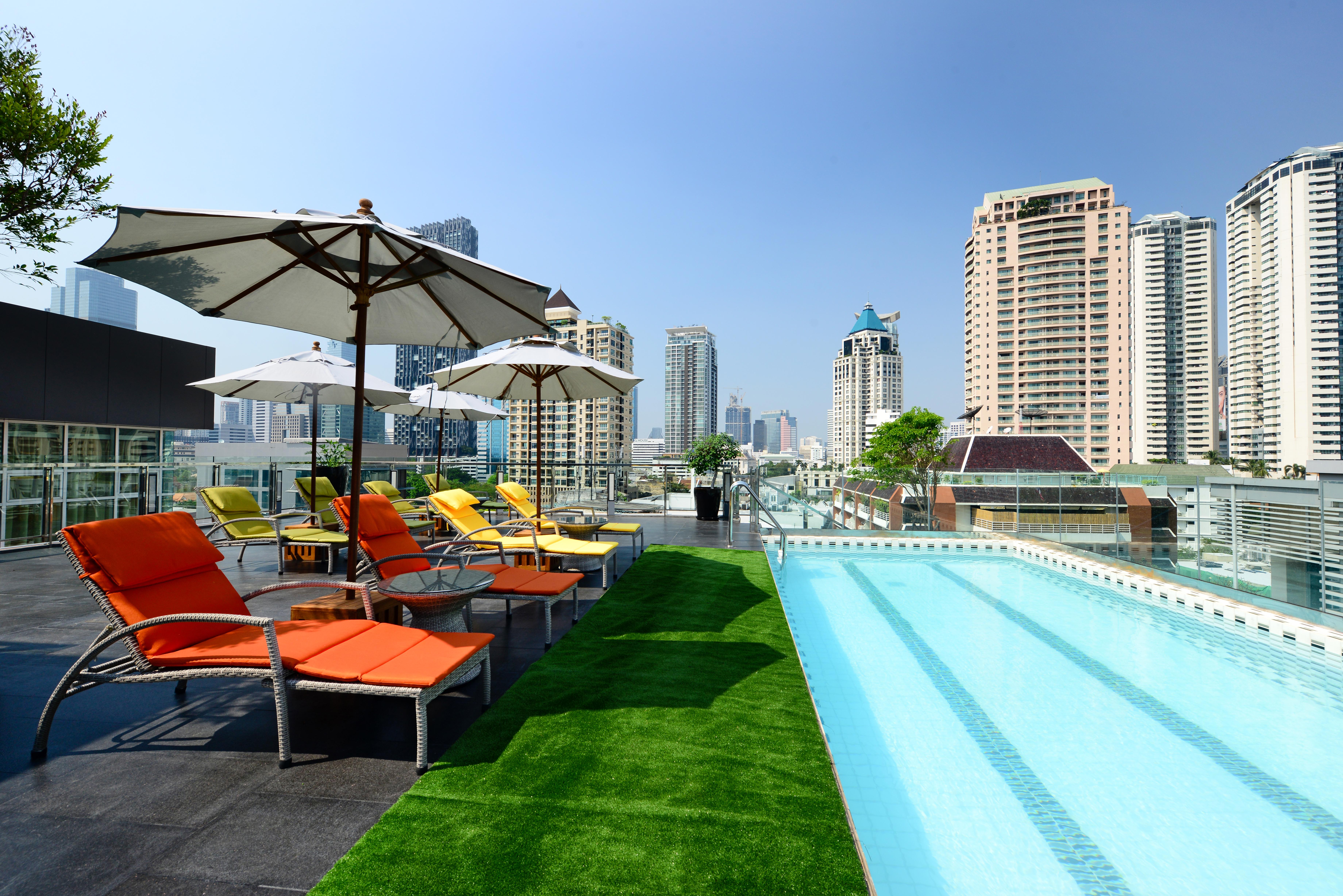 Le D'Tel Bangkok Hotel Eksteriør billede Rooftop pool at the U Sathorn