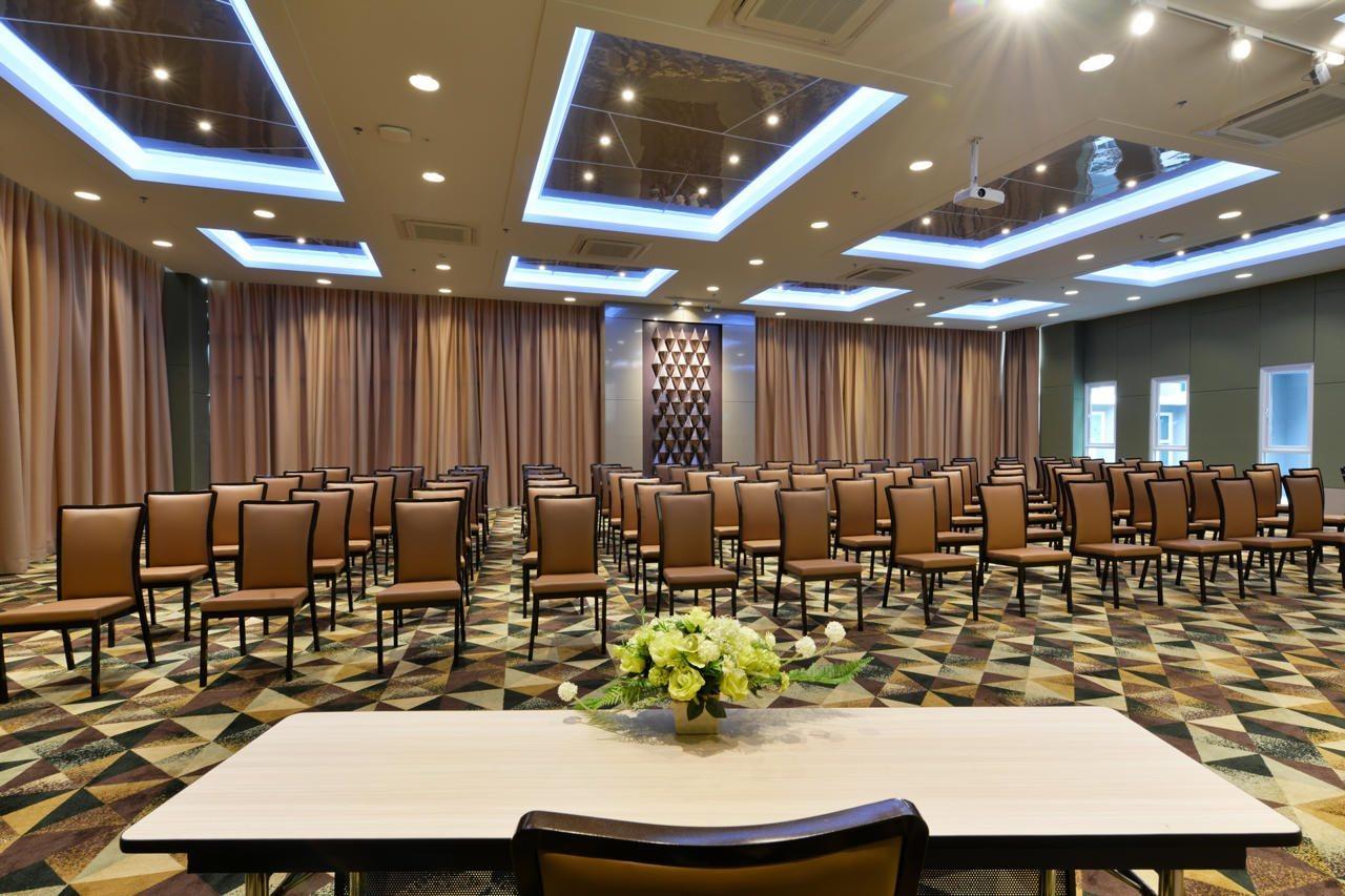 Le D'Tel Bangkok Hotel Eksteriør billede The ballroom at the hotel
