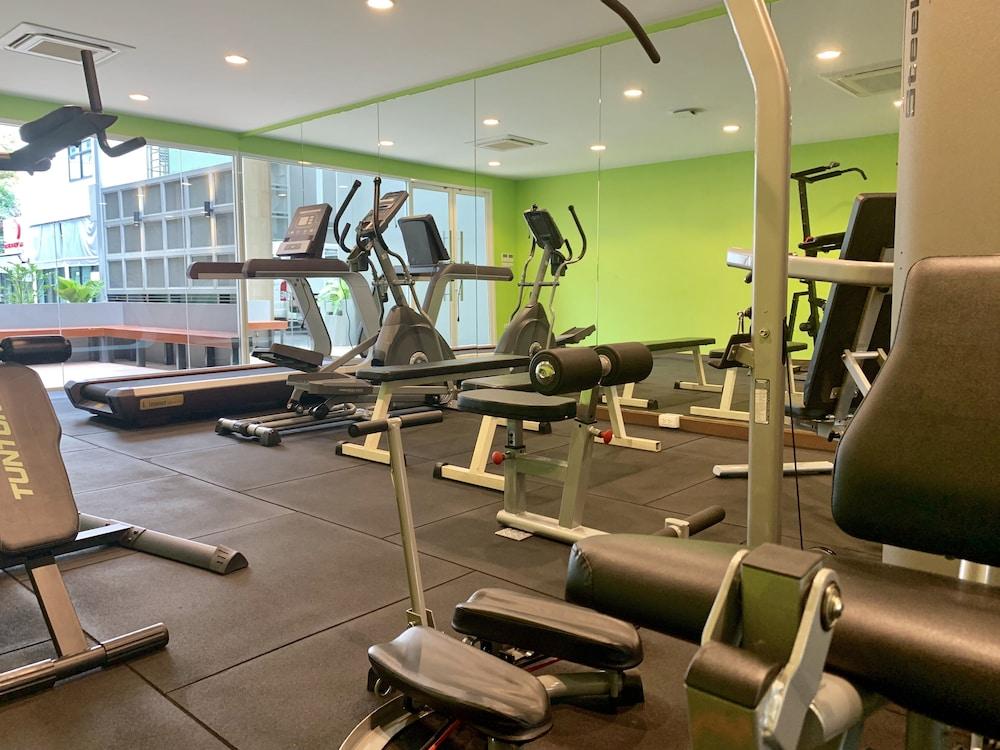 Le D'Tel Bangkok Hotel Eksteriør billede The gym at the hotel