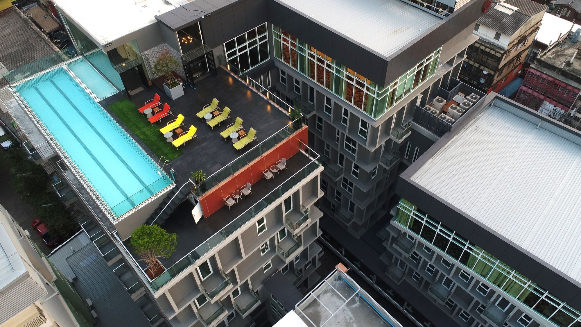 Le D'Tel Bangkok Hotel Eksteriør billede The rooftop of the building